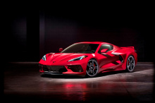 Насколько нам известно, начало производства C8 Corvette не повлияет на доступность нового спортивного автомобиля в 2020 году.