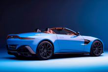 Время разгона до сотни - не единственная быстрая часть нового родстера Vantage, потому что Aston Martin говорит, что тканевая крыша может быть опущена за 6,7 секунды или поднята за 6,8 секунды (самый быстрый полностью рабочий цикл из всех автоматичес