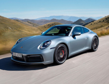 Это не значит, что в самом конце производственной жизни 992 не будет другого Porsche 911 Speedster. Тем не менее, Porsche понимает, что ему не нужны уникальные и эксклюзивные модели, чтобы еще больше укрепить свой статус.