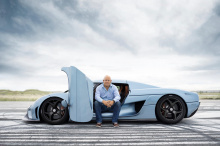 Кристиану фону Кенигсеггу было всего 22 года, когда он основал шведскую компанию, производящую автомобили Koenigsegg еще в 1994 году. У него была мечта построить собственную компанию по производству автомобилей. Сегодня эта мечта осуществилась, так к