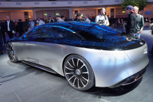 Чистые электромобили предлагают новые возможности для дизайнеров и инженеров. В то время как Tesla начал работать с Model S еще в 2012 году, основные конкуренты наконец-то догнали его. И теперь пришло время высокопроизводительным специалистам присоед