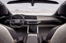 В Ньюарке, штат Калифорния, в нескольких минутах езды от завода по сборке автомобилей Tesla, один из бывших звездных инженеров компании является ведущим конкурентным производителем электромобилей Lucid Motors, и он пытается сделать почти невозможное: