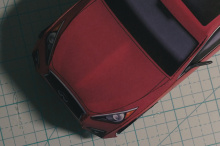 Компания планирует выпустить три автомобиля, начиная с седана 2020Infiniti Q50, который можно воссоздать из бумаги в масштабе 1:27. Сайт Infiniti сообщает, что бумажные модели для QX80 («самый роскошный внедорожник в истории») и FX первого поколения 