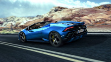 Заднеприводный Huracan EVO Spider сохраняет 5,2-литровый двигатель V10, мощностью 610 л.с. и 560 Нм крутящего момента на задних колесах от 7-ступенчатой трансмиссии LDF с двойным сцеплением. Он имеет гибридное шасси, изготовленное из алюминия и карбо