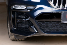 Установка сетки-фильтра в решетки переднего бампера для BMW X7 G07 с функцией активных заслонок.