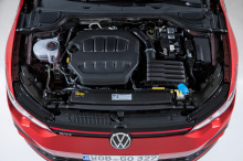 Мы уже знали, что Mk8 GTI будет оснащаться 2,0-литровым четырехцилиндровым двигателем с турбонаддувом мощностью 241 лошадиную силу, связанные с шестиступенчатой механической или семиступенчатой DSG. Но VW теперь поделился большим количеством показате