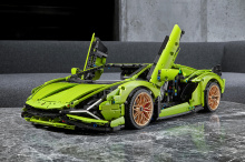 Однако теперь есть более простой способ владеть Lamborghini Sian FKP 37, потому что гибридный суперкар был сделан Lego Technic после того, как партнерство между Lego и Lamborghini было объявлено ранее в этом году. Lamborghini Sian FKP 37 - только тре