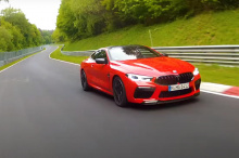 Гораздо легче и сосредоточеннее M4 GTS со временем 7:27,88, но M8 Competition быстрее, чем нынешний BMW M5, и большинство автомобилей впереди M8 в списке не являются супер-роскошными купе, в которых могут расположиться четыре пассажира.