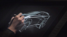 На этот раз Nissan показал нечто большее, чем просто теневое изображение с видео, раскрывающее некоторые важные детали серийного автомобиля. Видео показывает элементы дизайна и глиняные модели Арии, прежде чем углубляться в реальные детали.