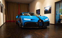 Группа Dörr управляет нынешним мюнхенским выставочным залом Bugatti, расположенным на Фрауэнштрассе. Позже в этом году дилерский центр переедет в новый центр Motorworld, расположенный за пределами города в Кифернгартене.