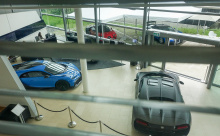 Недавно избранные журналисты были приглашены посмотреть на последнюю модель Bugatti -  Bugatti Pur Sport - в Dörr Group в Мюнхене.
