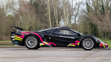 Zom Hartley Jnr удалось продать единственный в мире легальный на дорогах McLaren F1 GTR Longtail. Это один из десяти автомобилей, который использовался McLaren в качестве прототипа и автомобиля для разработки.