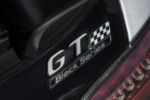 Согласно немецкому веб-сайту Mercedes-Fans, была разработана ограниченная серия AMG GT Black Series под названием P One Edition, которая стоит дополнительно 50 000 евро сверх GT Black Series. Но есть одна загвоздка: купить ее смогут только клиенты до