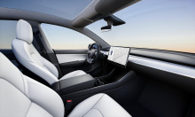 Прямо сейчас Tesla Model Y доступен в двух вариантах: Long Range и Performance. Цены на него начинаются с 51 190 долларов, Long Range Model Y в настоящее время является наиболее доступным вариантом, но Илон Маск пообещал, что в будущем будет доступен