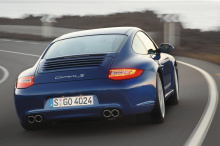 Согласно еженедельному изданию на немецком языке Bild am Sonntag, Porsche сообщил немецкому автомобильному надзорному органу (KBA), прокуратуре Штутгарта и соответствующим властям США, что подозревает незаконные изменения оборудования и программного 