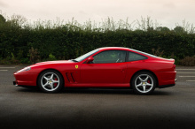 Ferrari отказалась от производства механических коробок передач много лет назад. Комбо с двигателем V12 с ручным управлением не было со времен 599 GTB Fiorano, из которых было сделано всего 30 экземпляров. Тем, кому нужен гранд-турер Ferrari V12 с пе