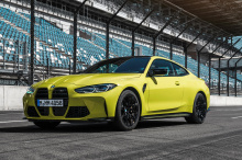 BMW утверждает, что M3 и M4 разгонятся до 100 км/ч за 4,1 секунды, а максимальная скорость составит 250 км/ч. Эта скорость увеличивается до 290 км/ч при использовании дополнительного пакета M Driver.