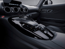 Mercedes-AMG GT и GT Roadster получат значительное увеличение мощности к 2021 году.