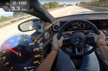 Mercedes-AMG E63 S был обновлен к 2021 модельному году и претерпел изменения внешнего и внутреннего стилей, а также получил множество новых технических функций.