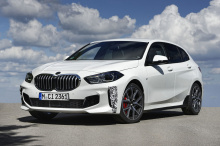 На заключительном этапе испытаний новый компактный спортивный автомобиль BMW 128ti (расход топлива в смешанном цикле: 6,4-6,1 л/100 км; выбросы CO2 в смешанном цикле: 148 - 139 г/км) в настоящее время проходит тщательные калибровочные тестовые заезды