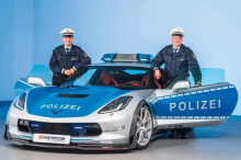 Полицейские управления по всему миру часто любят иметь свои так называемые «гало-автомобили». В Италии им посчастливилось приобрести Lamborghini Huracan как для рекламных целей, так и для обслуживания. Между тем в Дубае полиция прославилась своим, ка