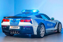 Полицейские управления по всему миру часто любят иметь свои так называемые «гало-автомобили». В Италии им посчастливилось приобрести Lamborghini Huracan как для рекламных целей, так и для обслуживания. Между тем в Дубае полиция прославилась своим, ка