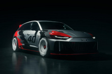 Audi впервые будет участвовать в 2022 ралли Дакар с инновационным прототипом. Прототип (представлен выше) будет иметь электрическую трансмиссию с высоковольтной батареей, соединенной с преобразователем энергии, чтобы расширить диапазон. Этот преобраз