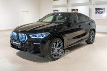 104053 Оклейка пленкой BMW X6, защита салона и черная решетка Iconic Glow
