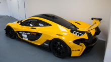 Стоимость McLaren P1 GTR от 2 350 000 фунтов стерлингов + НДС до 2 820 000 фунтов стерлингов, включая НДС.
