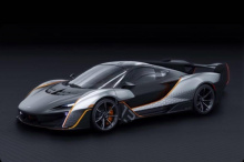 2021 McLaren Sabre наконец-то дебютировал не так уж неожиданно, но все еще захватывающе. Мы знаем о суперкаре с ограниченным тиражом уже довольно давно, и даже раскрыли патент на дизайн еще в начале декабря. Мы впервые официально видим автомобиль, та