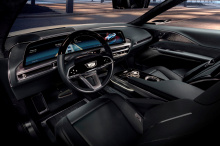Cadillac планирует перейти на электромобили к 2025 году, стремясь превратить себя в конкурента Tesla. Первый электромобиль бренда, 2023 Cadillac Lyriq, был представлен ранее в этом году и поступит в продажу в 2022 году, но не все этому рады. После ан