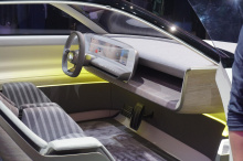 Через несколько месяцев Hyundai представит новый Ioniq 5, первый из трех новых полностью электрических автомобилей, которые сформируют новый суббренд Ioniq EV. Ioniq 5 будет кроссовером в стиле ретро, вдохновленным концепцией Hyundai 45, а Ioniq 6 пр
