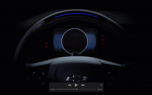 Во время основного выступления на выставке Consumer Electronics Show 2021 Chevy снова дразнил нас Bolt EUV, демонстрируя рулевое колесо.