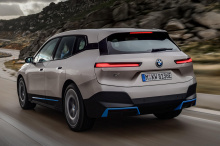 «Мы не говорим о далеком будущем, но это цель, которую мы систематически рассматриваем в краткосрочной перспективе», - сказал он. Но чтобы все это произошло, BMW удваивает количество электромобилей. Решающую роль в этом сыграют BMW iX и будущий i4.