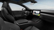 Запущенная в 2012 году Model S только что получила первое значимое обновление как стиля, так и производительности. С небольшой помпой Tesla обновила своих акционеров и свой веб-сайт и добавила опцию Plaid +, рекламирующую дальность хода 830 км, время