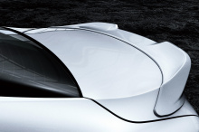 В 2021 модельном году Toyota Camry подверглась фейслифтингу с более свежим стилем и улучшенными технологиями безопасности. Для тех, кто хочет еще больше украсить стиль, Modellista и GR Parts предлагают новый ассортимент аксессуаров, улучшающих внешни