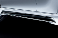 Smart Shine добавляет больше хрома в экстерьер, придавая седану более премиальный вид. Хромированный декор можно нанести на переднюю решетку, обшивку дверей, заднюю панель и спойлер крышки багажника. Также доступны 17-дюймовые алюминиевые диски.