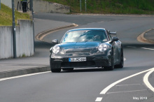 По мере того как семейство 911 поколения 992 продолжает расширяться, ожидание нового Porsche 911 GT3 почти закончилось. В недавнем тизере Porsche объявил, что «самый молодой член семейства Porsche 911 GT» дебютирует 16 февраля, почти подтвердив, что 