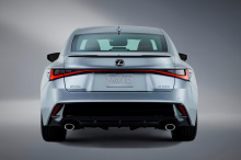 Только на прошлой неделе мы узнали, что Lexus планирует выпуск спорткаров F. Теперь Lexus официально анонсировал новую модель Mystery F Sport. На фото-тизере крупным планом показан значок F Sport на том же кожухе, что и у 5,0-литрового двигатель V8 2