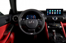 Однако неизвестно, какой двигатель будет приводить в действие новую загадочную модель Lexus F Sport. Lexus IS продается либо с 2,0-литровым четырехцилиндровым двигателем с турбонаддувом мощностью 241 л.с. и 349 Нм, либо с 3,5-литровым V6 мощностью 26