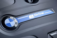 BMW ранее называл свои подключаемые гибриды моделями iPerformance. Это различие моделей ненадолго использовалось в США на 530e iPerformance и X5 xDrive45e iPerformance, прежде чем обе модели отказались от части «iPerformance» в своих названиях.