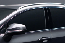 Видео впервые продемонстрировало новый Lexus NX полностью неприкрытым, с развитым языком дизайна внедорожника и концепцией интерьера Tazuna. «Наша следующая глава начинается с нового значка», - объявляет Lexus в видео.