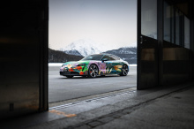 Арт-кары, возможно, автомобили не для всех, но они, безусловно, привлекают внимание. Более 40 лет BMW сотрудничал с художниками, чтобы создать несколько потрясающих и совершенно причудливых арт-автомобилей, и теперь Porsche Taycan 4S подвергся художе
