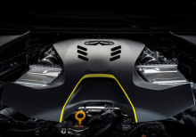 Бывший генеральный директор Infiniti Роланд Крюгер возглавил проект Black S, но покинул компанию, чтобы помочь в разработке электромобиля Dyson. Похоже, что последний босс Infiniti Пейман Каргар не заинтересован в конкурирующем с M4 спортивном автомо