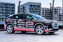 Audi официально является технологическим лидером Volkswagen Group, и эта честь нести такую большую ответственность. Маркус Дюсманн, генеральный директор люксового бренда, не приемлет неудач и пока доволен достигнутым. Мы уже знали о существовании све