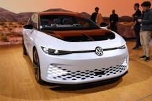 Volkswagen недавно изменил свой логотип, чтобы модернизироваться и смотреть в будущее. Однако логотип, возможно, не единственное серьезное изменение, согласно случайно опубликованному пресс-релизу немецкого автопроизводителя. CNBC сообщает, что VW оп