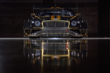Сзади Continental GT3 Pikes Peak отличается самым большим задним антикрылом, когда-либо установленным на Bentley, и выдающимся задним диффузором. Дополняет аэродинамику двухплоскостной передний сплиттер. Под капотом Continental GT3 Pikes Peak использ