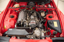 Этот GTS Clubsport, задуманный как омологационная модель для гоночных спортивных автомобилей FIA Group 4, изначально был автомобилем европейского рынка, когда его первоначальный владелец приобрел его через Porsche Center Stuttgart несколько десятилет