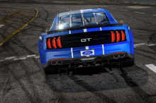 «За кулисами была проделана большая работа, чтобы этот Mustang следующего поколения оставался актуальным для наших клиентов», - сказал Марк Рашбрук, глобальный директор Ford Performance Motorsports. «Поскольку автомобильная промышленность продолжает 