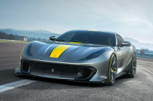 «Атмосферный V12 - это часть истории компании», - сказал он, - «и, безусловно, сердце Ferrari. Итак, то, что мы делаем, и то, что мы уже сделали с этой моделью, - это попытка найти способы сохранить это живое». Окей, значит ли это, что Ferrari следуе